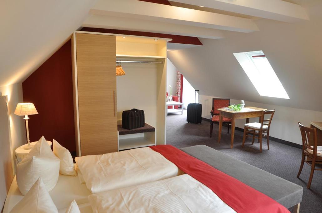 Flair Hotel Zum Storchen Bad Windsheim Kamer foto